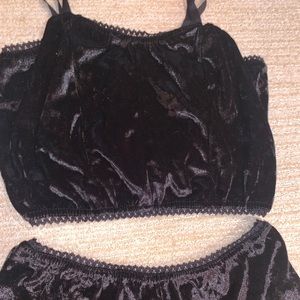Black velvet matching set
